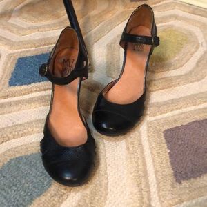 Miz Mooz heels. Sz 8.5.